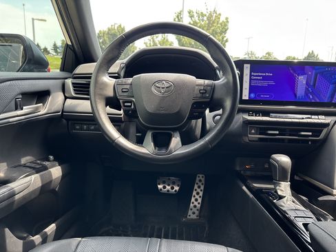 Used 2025 Toyota Camry XSE AWD/4WD image 15