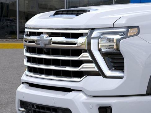 New 2026 Chevrolet Silverado 2500 High Country w/ High Country Premium Package AWD/4WD image 13