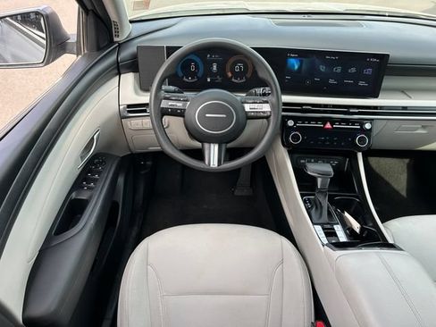 Used 2025 Hyundai Tucson SEL FWD image 30