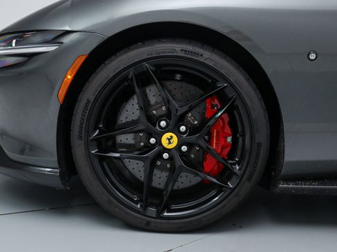 Certified 2025 Ferrari Roma Spider RWD image 21