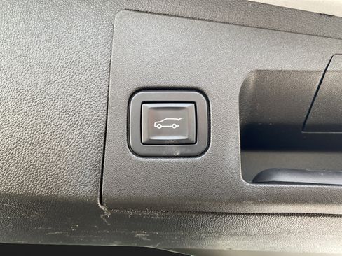 Used 2019 Cadillac XT5 Platinum AWD/4WD image 18