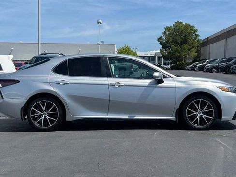 Certified 2021 Toyota Camry SE w/ Convenience Package FWD image 6