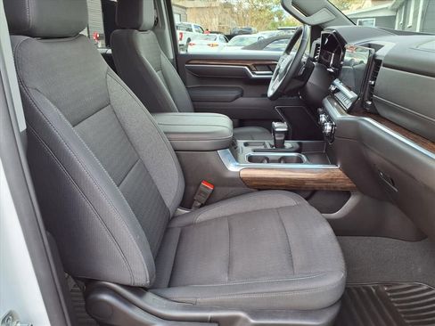 Used 2025 GMC Sierra 1500 Elevation image 13