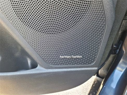 Used 2022 Kia Niro EX Premium image 12