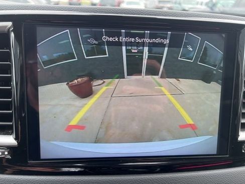Used 2024 Chrysler Pacifica Touring-L image 27