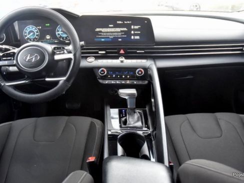 Used 2023 Hyundai Elantra SEL w/ Convenience Package image 11