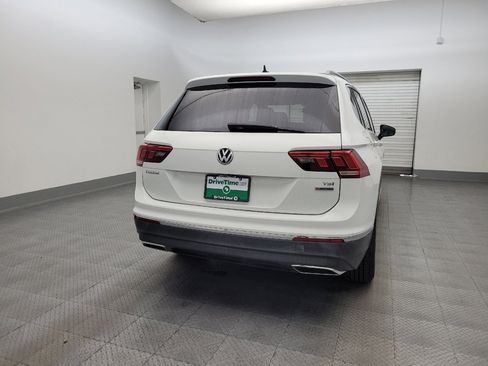 Used 2018 Volkswagen Tiguan SE w/ Panoramic Sunroof Package image 7