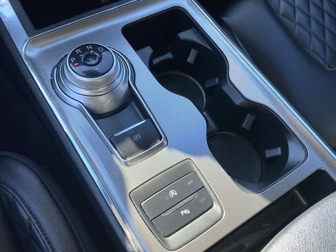 Used 2024 Ford Edge Titanium image 28