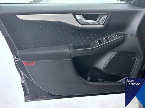 Certified 2020 Ford Escape SE image 9