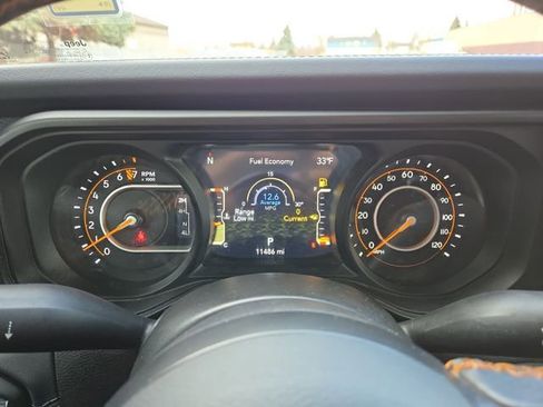 Used 2024 Jeep Gladiator Mojave w/ Technology Group image 18