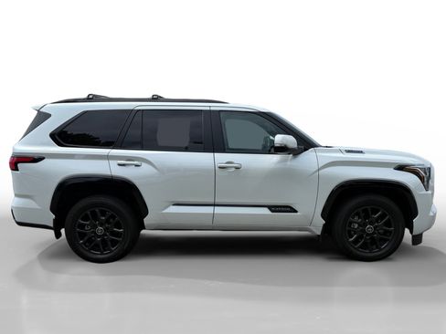 Used 2024 Toyota Sequoia Platinum AWD/4WD image 6