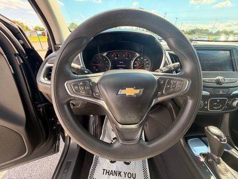 Used 2020 Chevrolet Equinox LT FWD image 18