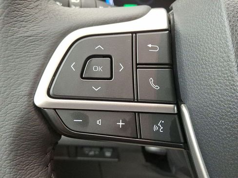 Used 2025 Toyota Sienna XLE w/ XLE Plus Package FWD image 26