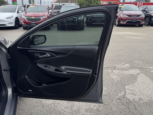 Used 2018 Chevrolet Malibu LT w/ Leather Package FWD image 26