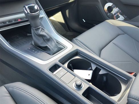 New 2025 Audi Q3 2.0T Premium image 10