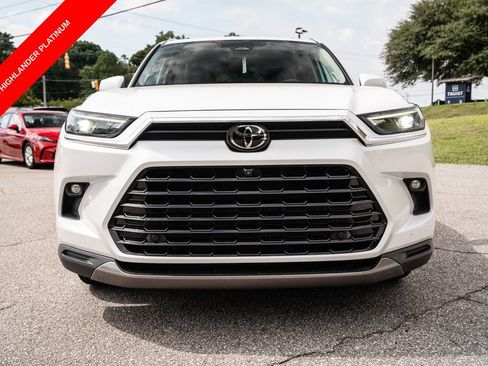 Certified 2024 Toyota Grand Highlander AWD image 2