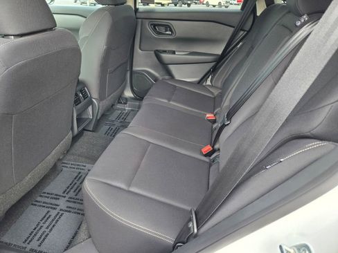 Used 2024 Nissan Rogue S image 14