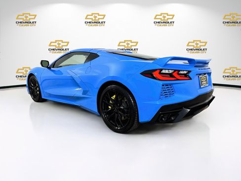 Used 2023 Chevrolet Corvette Stingray Premium Cpe w/ Z51 Performance Package RWD image 5