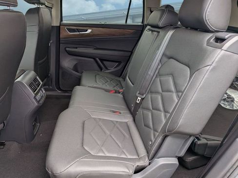 New 2026 Volkswagen Atlas SE FWD image 15