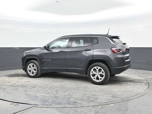 Used 2024 Jeep Compass Sport AWD/4WD image 2