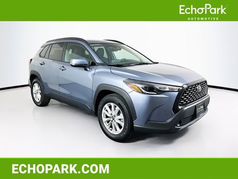 Used 2024 Toyota Corolla Cross LE image 1