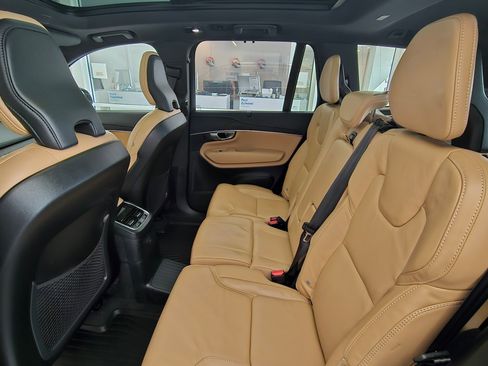 Certified 2024 Volvo XC90 T8 Ultimate w/ Protection Package Premier image 19