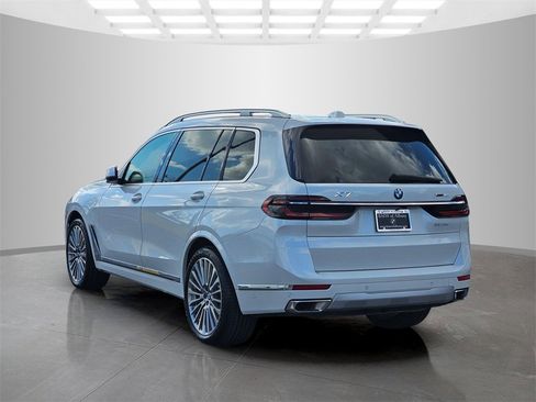 Used 2025 BMW X7 xDrive40i image 4