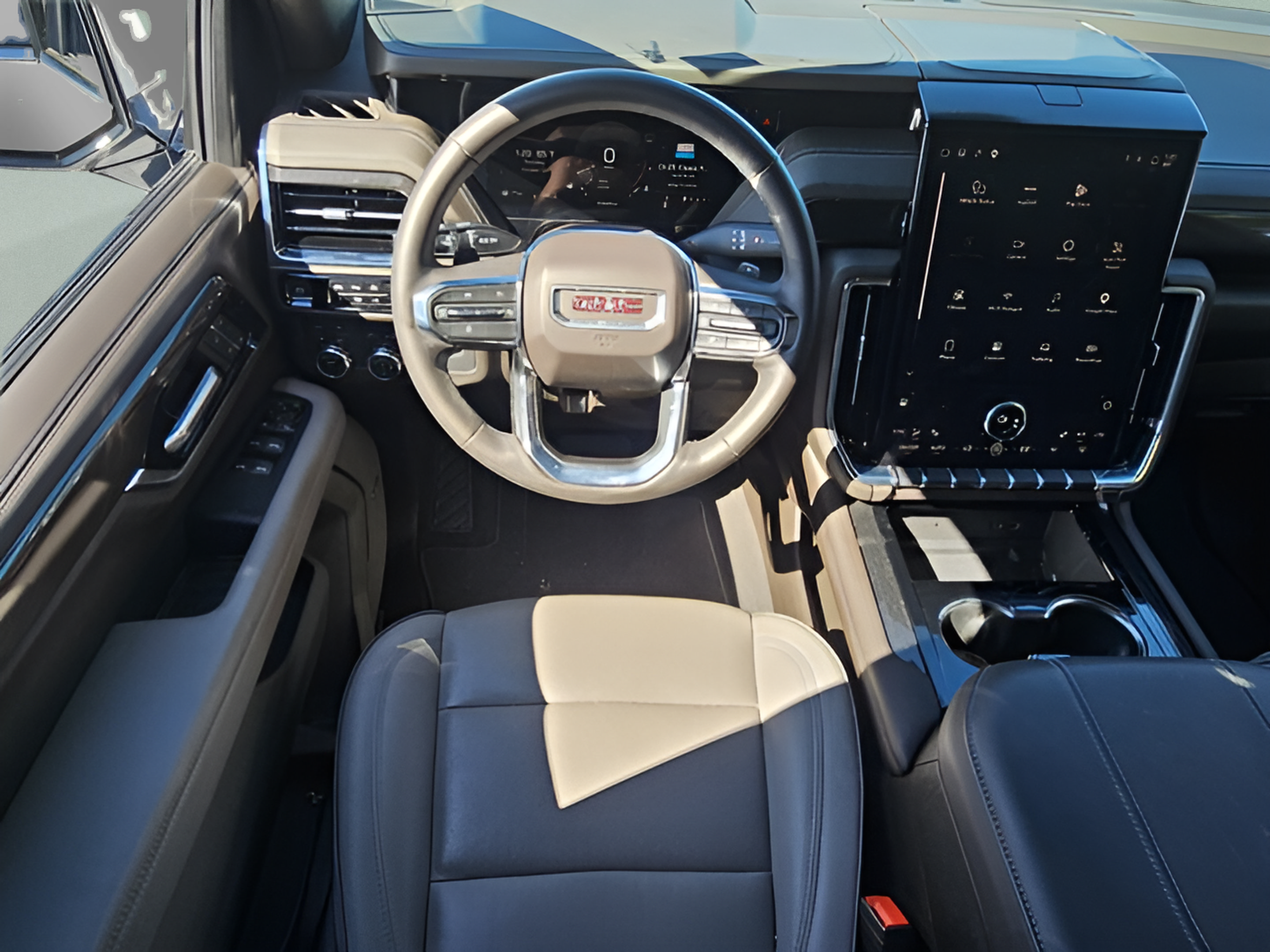 Used 2025 GMC Yukon Elevation AWD/4WD image 12