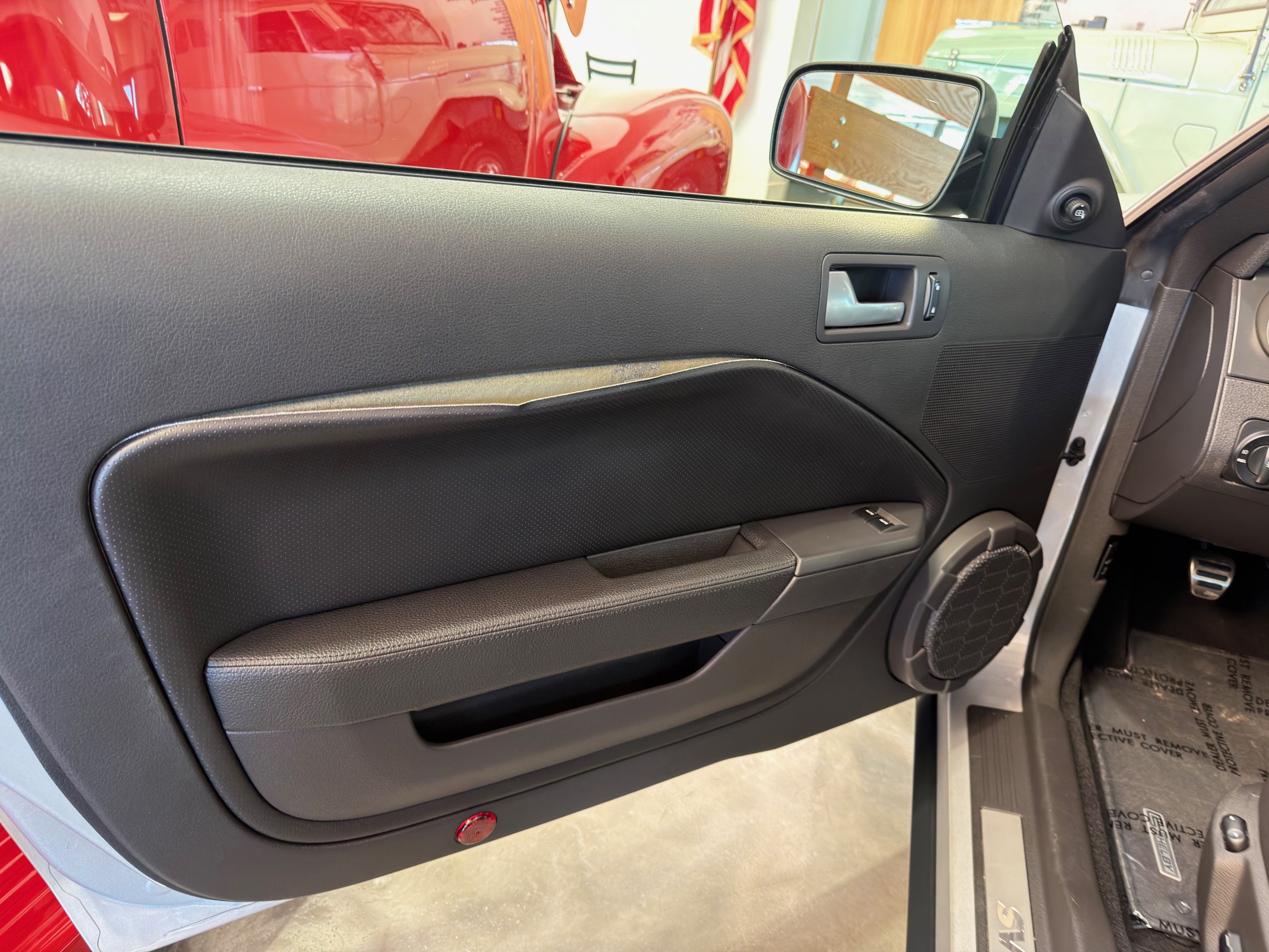 Used 2009 Ford Mustang Shelby GT500 RWD image 16
