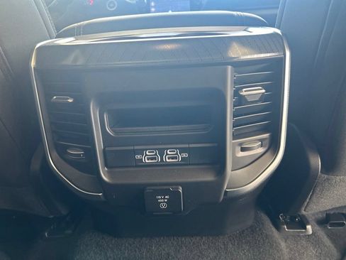 Used 2025 RAM 1500 Big Horn AWD/4WD image 33