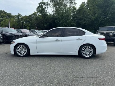 Used 2021 Alfa Romeo Giulia Sprint w/ Sun & Sound Package AWD/4WD image 2