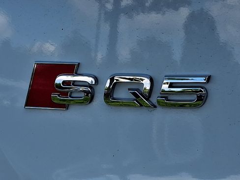 Certified 2021 Audi SQ5 Premium Plus AWD/4WD image 33