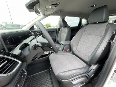 New 2026 Kia Seltos S FWD image 19