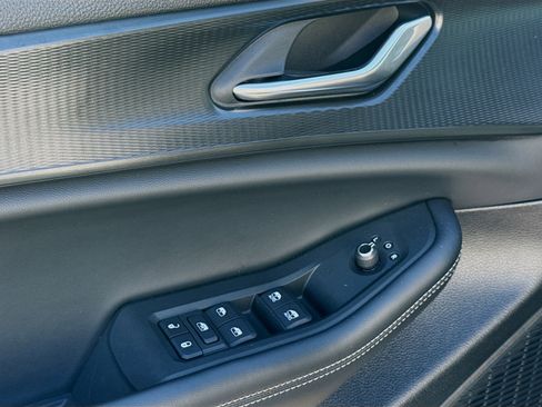 Used 2025 Jeep Grand Cherokee Laredo X RWD image 22