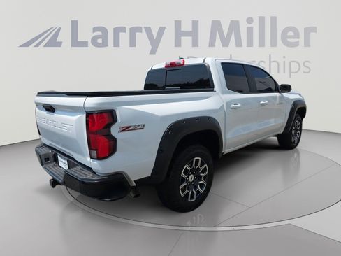Certified 2024 Chevrolet Colorado Z71 w/ Z71 Convenience Package 2 AWD/4WD image 8