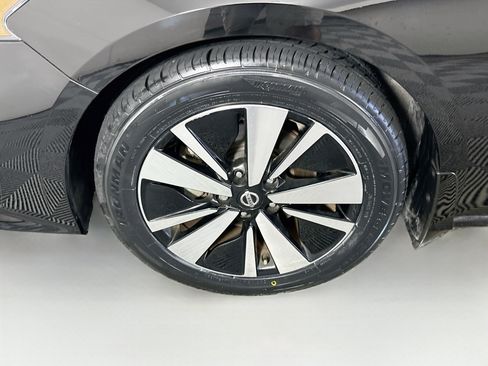 Used 2022 Nissan Altima 2.5 SV FWD image 11