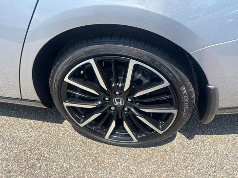 Used 2024 Honda Accord Touring image 8