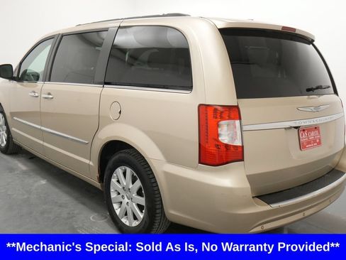 Used 2012 Chrysler Town & Country Touring-L w/ Driver Convenience Group FWD image 6