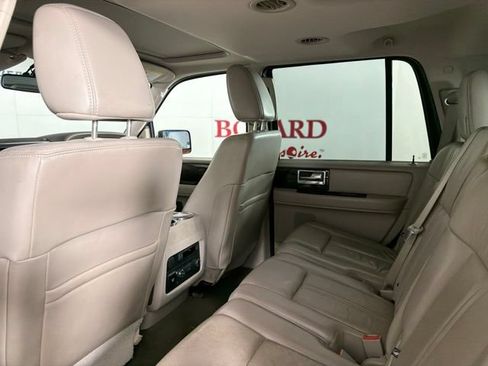 Used 2017 Lincoln Navigator Select RWD image 14