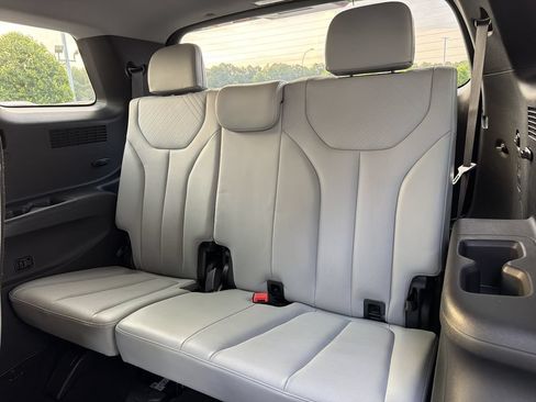 Used 2025 Hyundai Palisade SEL FWD image 14
