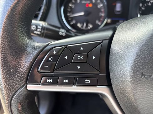 Used 2020 Nissan Rogue S image 17