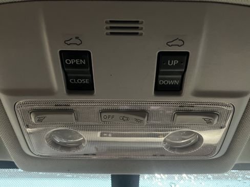 Used 2015 Toyota RAV4 XLE FWD image 25