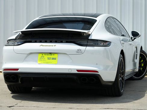 Used 2022 Porsche Panamera 4 Platinum Edition image 5