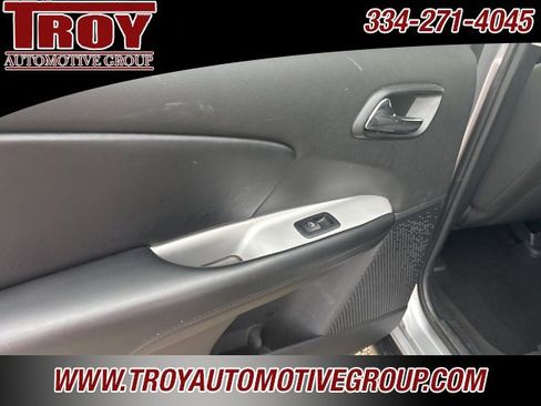 Used 2020 Dodge Journey SE image 34
