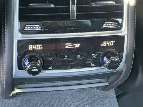 Used 2017 BMW 750i xDrive image 25