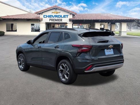 New 2026 Chevrolet Trax LT w/ Driver Confidence Package FWD image 6