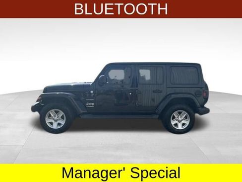 Used 2021 Jeep Wrangler Unlimited Sahara AWD/4WD image 4