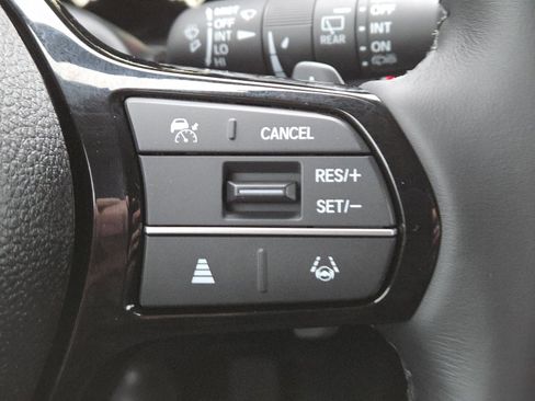 Used 2025 Honda Pilot EX-L image 6