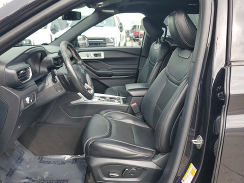 Used 2020 Ford Explorer ST image 12