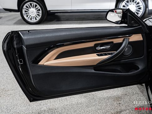 Used 2016 BMW M4 Convertible image 16